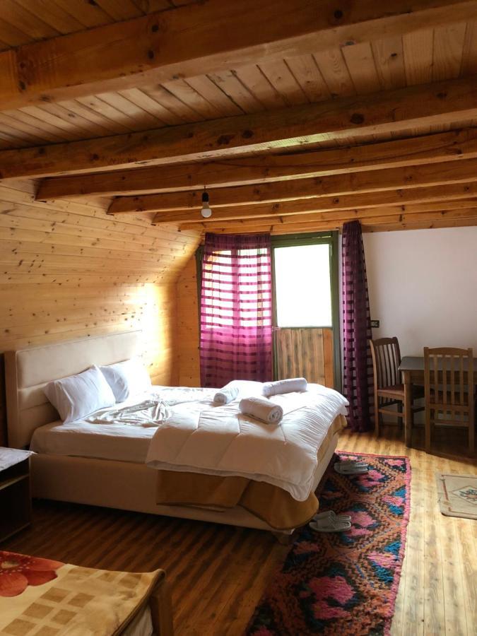 Bjeshkeza Bujtina Hotel Nderlysaj Kültér fotó